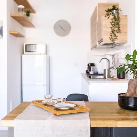 Loft Con Terrazzo - 3 Min Dalle Autostrade By Followgreenhouserome Buitenkant foto