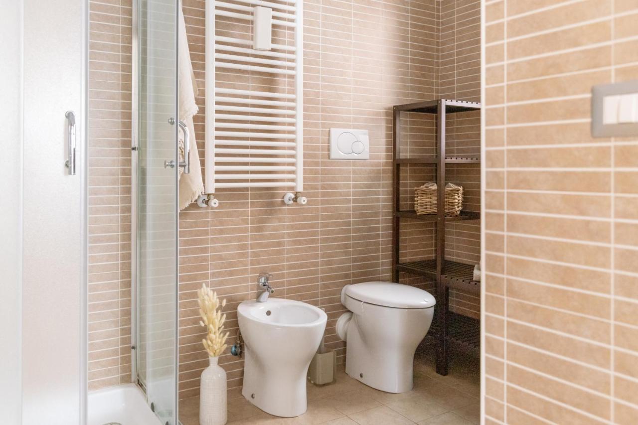 Loft Con Terrazzo - 3 Min Dalle Autostrade By Followgreenhouserome Buitenkant foto