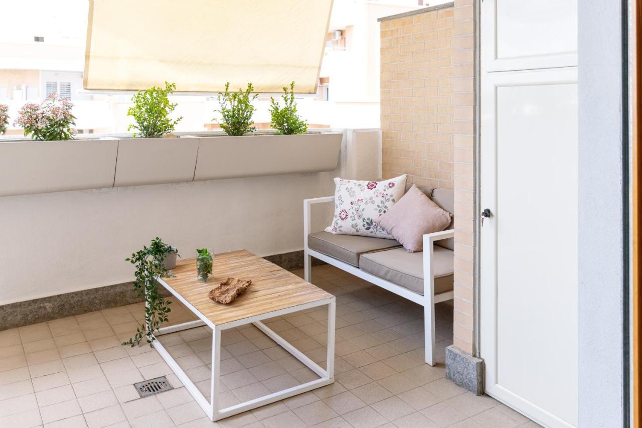 Loft Con Terrazzo - 3 Min Dalle Autostrade By Followgreenhouserome Buitenkant foto