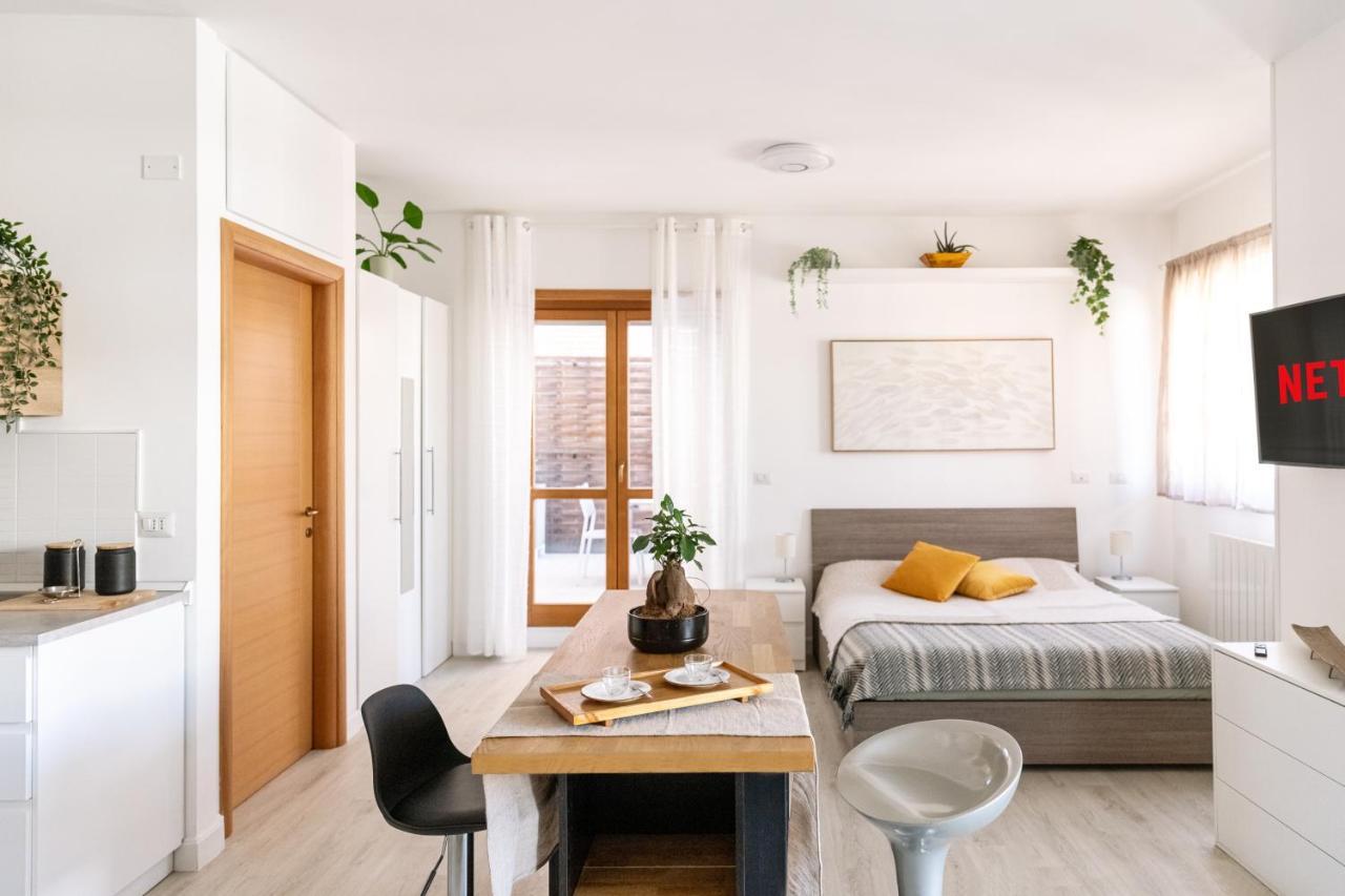 Loft Con Terrazzo - 3 Min Dalle Autostrade By Followgreenhouserome Buitenkant foto