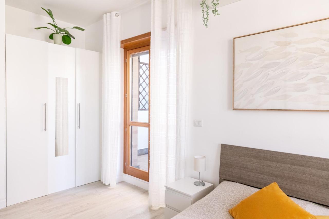 Loft Con Terrazzo - 3 Min Dalle Autostrade By Followgreenhouserome Buitenkant foto