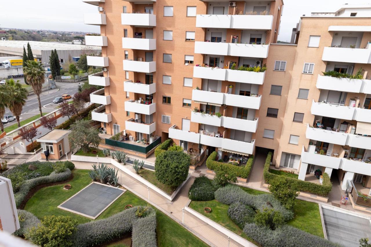 Loft Con Terrazzo - 3 Min Dalle Autostrade By Followgreenhouserome Buitenkant foto