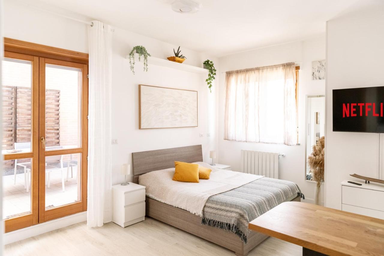 Loft Con Terrazzo - 3 Min Dalle Autostrade By Followgreenhouserome Buitenkant foto