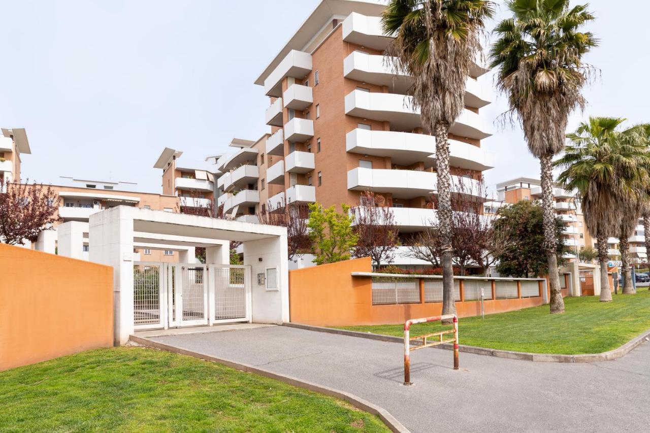 Loft Con Terrazzo - 3 Min Dalle Autostrade By Followgreenhouserome Buitenkant foto